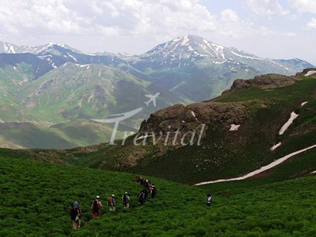 Chehel Cheshmeh Mountain – Divandareh