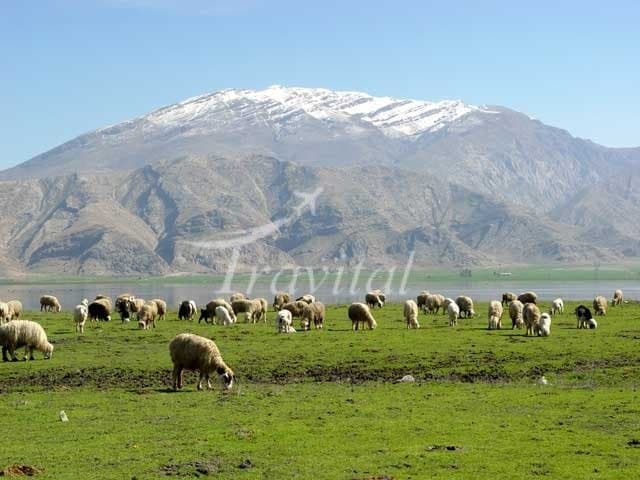 Bardeh Nakhsh Mountain