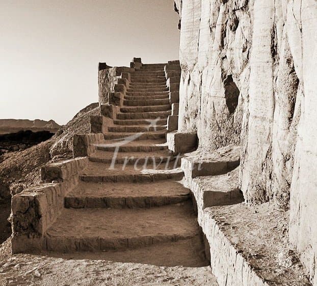 Kharbez Archaeological City and Caves 