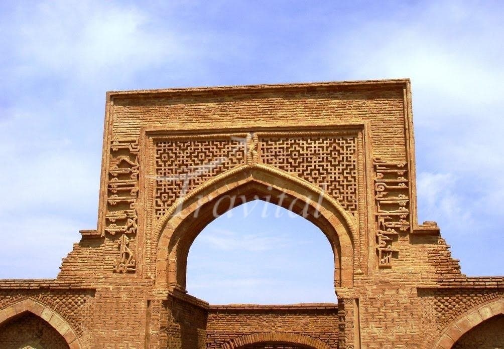 Robat Sharaf Castle 