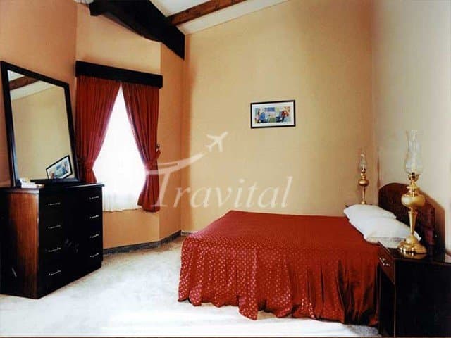 Papion Hotel – Chalus