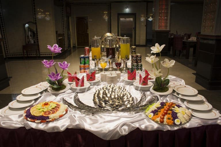 Esteghlal Hotel – Qom