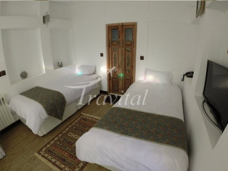 Atigh Traditional Hotel – Isfahan