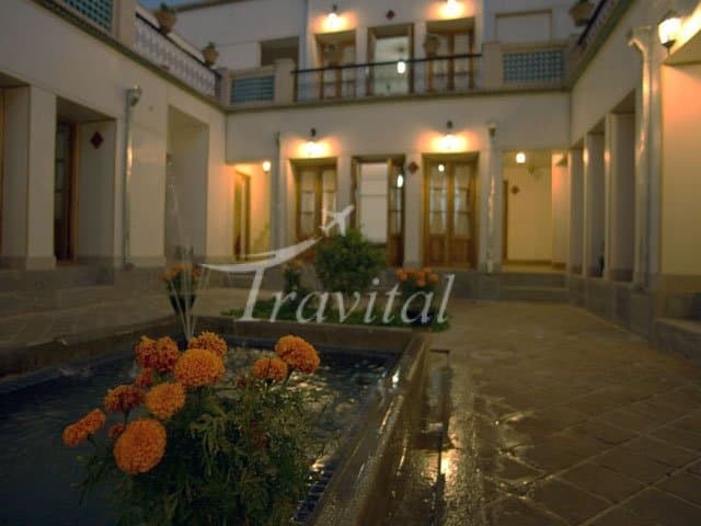 Tolooe Khorshid Traditional Hotel – Isfahan - view 2