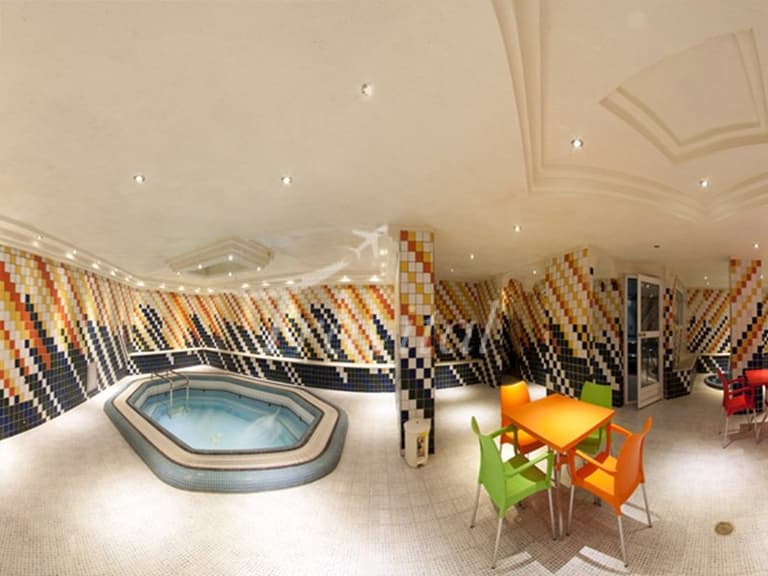 International Hotel – Qom