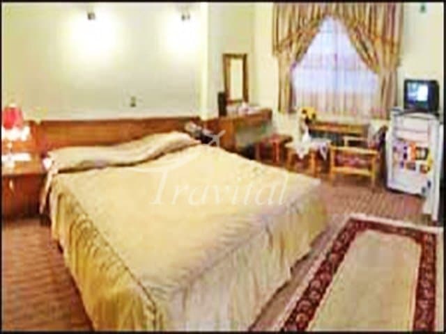 Apadana Takhte Jamshid Hotel – Shiraz