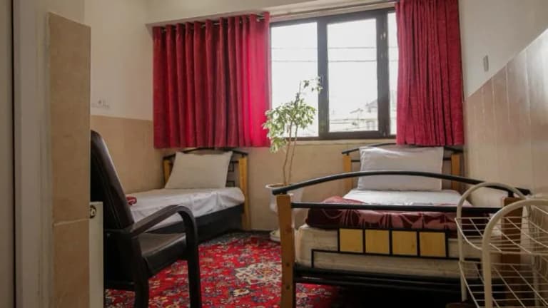 Ordibehesht Guest House – Hamedan