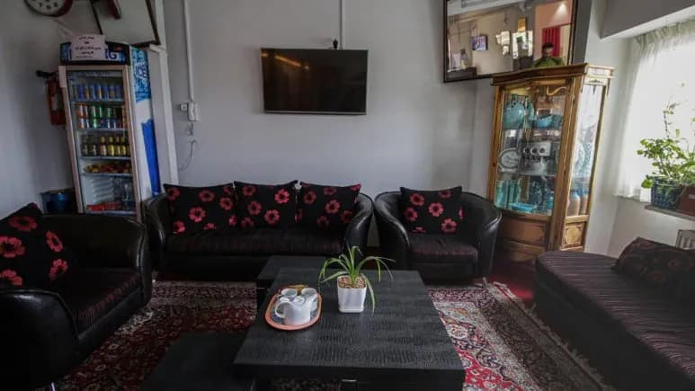 Ordibehesht Guest House – Hamedan - view 3