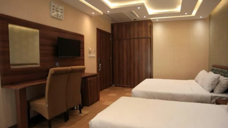 Amiran 2 Farhangiyan Hotel – Hamedan