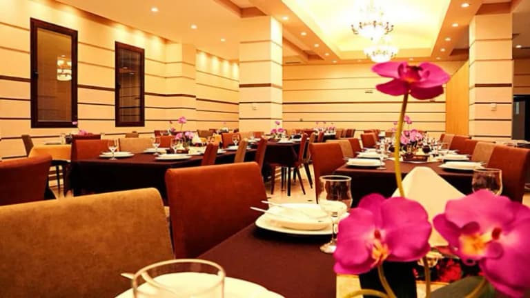 Ghasre Jahan Hotel – Natanz