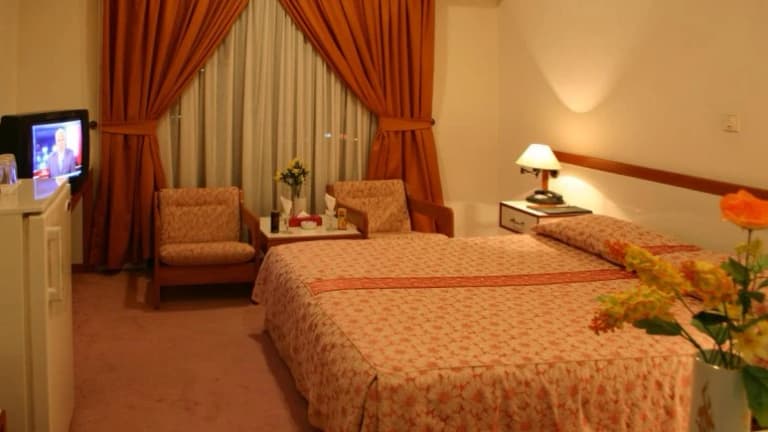 Laleh Hotel – Sarein