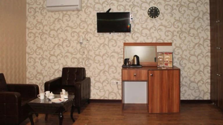 Atr e Sib Hotel – Sirjan