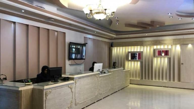 Atr e Sib Hotel – Sirjan