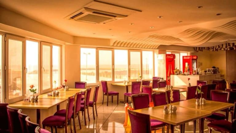 Singo Hotel – Dargahan
