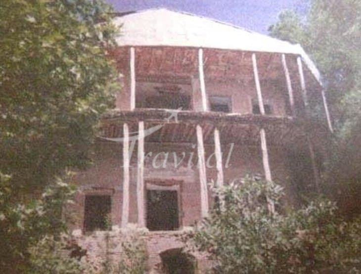 As’adieh Cholicheh Castles – Shahrekord