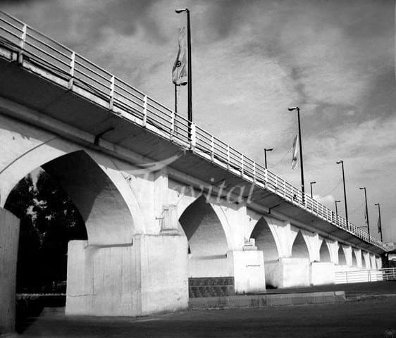 Darvazeh Pelleh Bridge