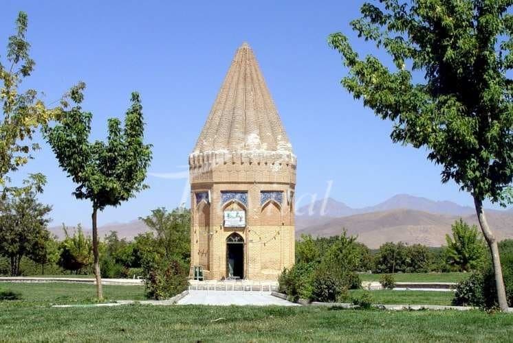 Habaqooq-e-Nabi Mausoleum – Towiserkan - view 3