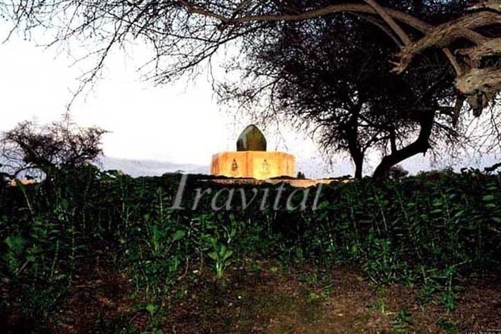 Haji Mohammad Ebrahim Esfahani Tomb, Khark Island