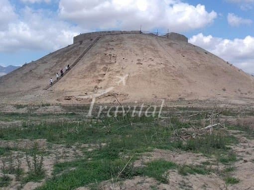 Uzbeki Historical Hill – Nazarabad - view 3