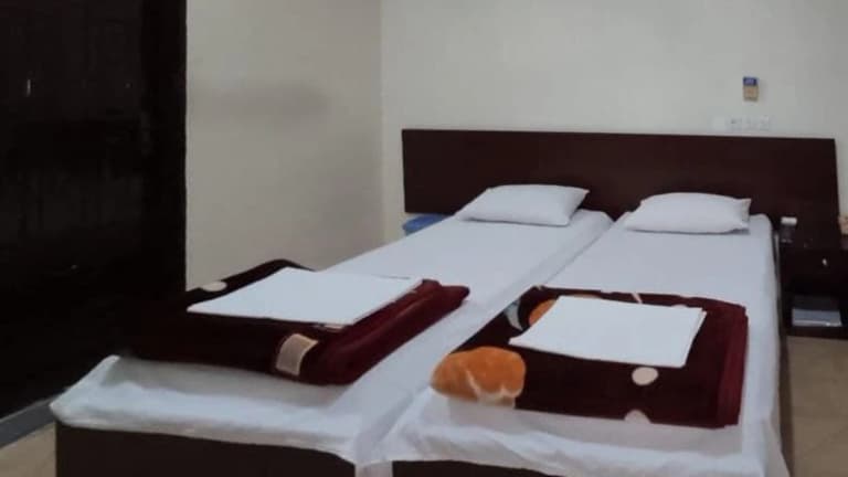 Pardisan Hotel – Tafresh