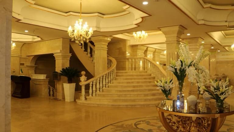 Baghdadi Hotel – Takestan