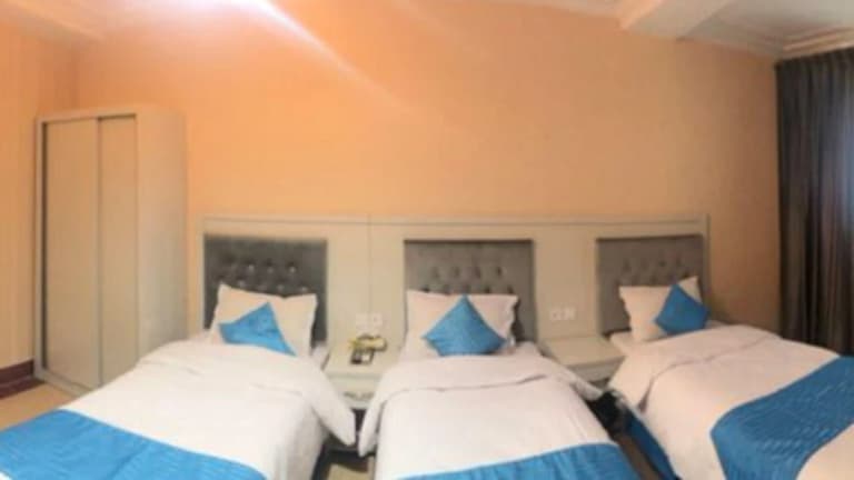 Ajam Hotel – Azadshahr