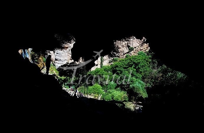 Margoon Waterfall – Sepidan